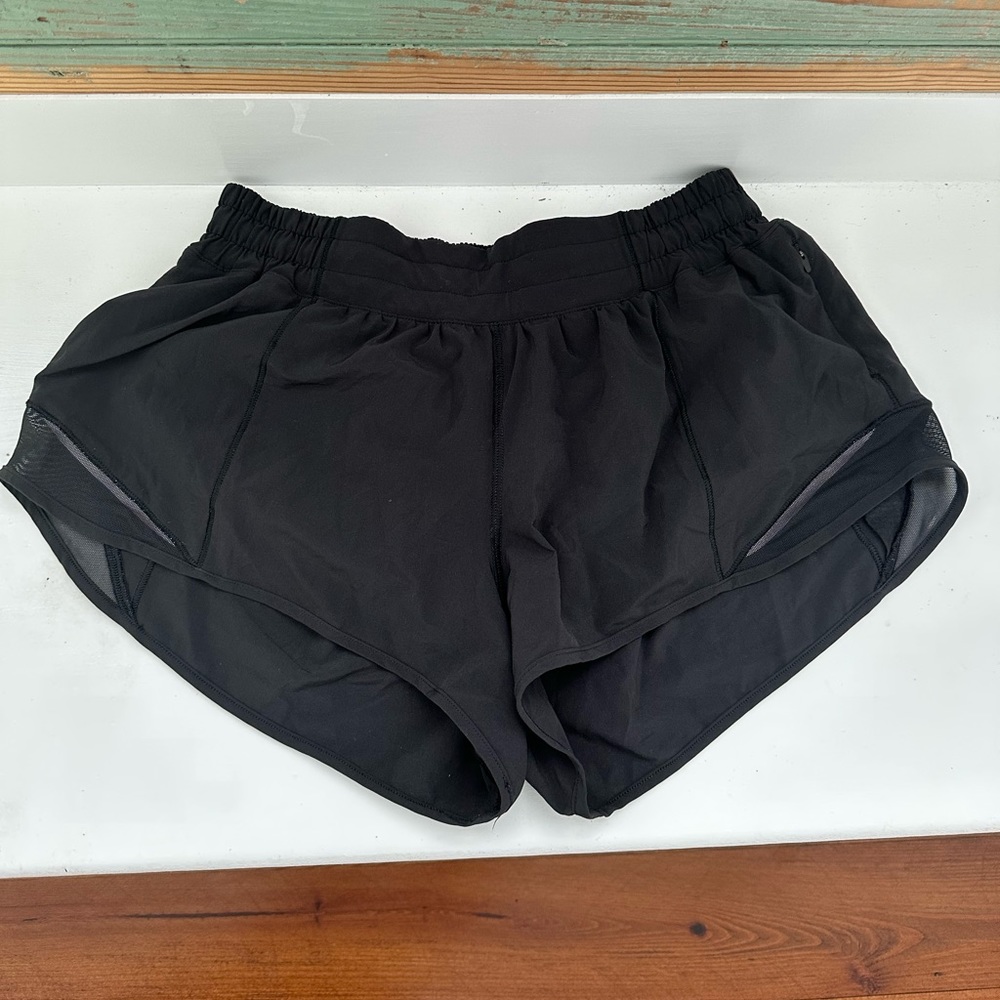 Black hotty hot never worn lululemon